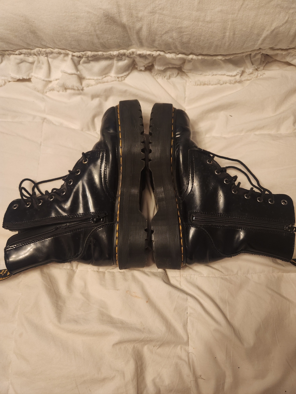 Dr. Martens Boots W 9.5 Or Mens 8 - Picture 4 of 8